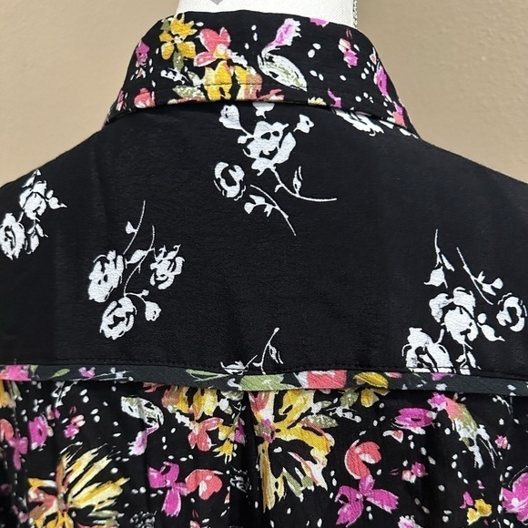 Calessa Black Floral Button up Blouse, EUC! - Picture 4 of 8
